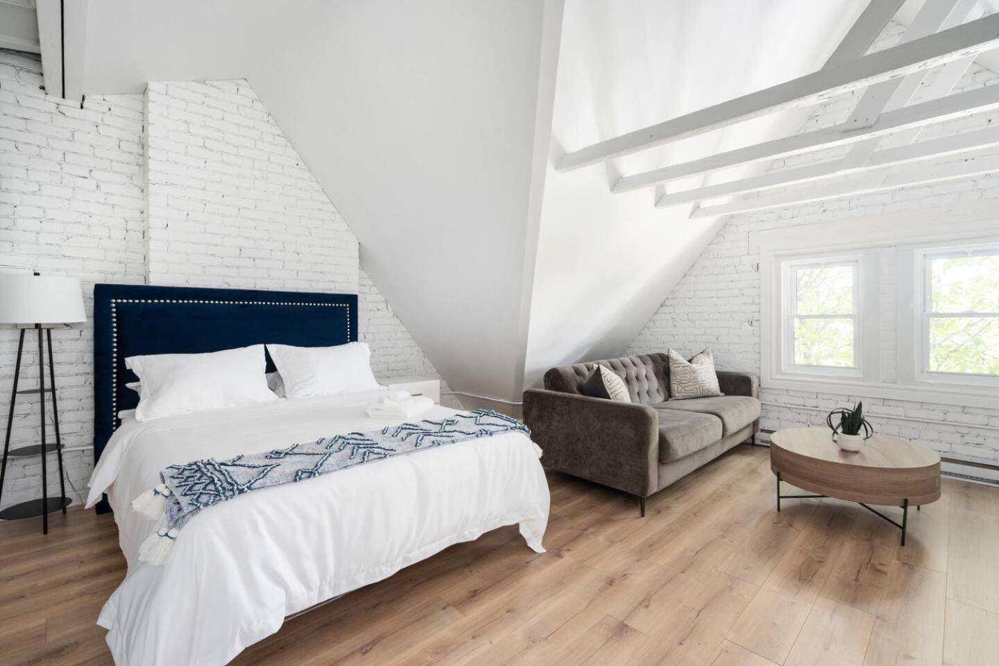 Penfield Suites Montreal Exterior photo